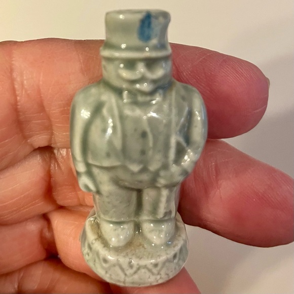 WADE of England collectables - Circus Man in top hat - chipped - ceramic - vtg. - Picture 6 of 6